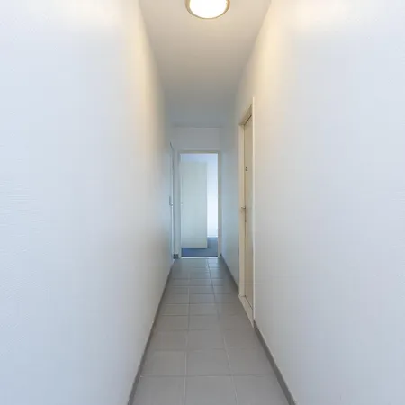 Apartment With Kitchen *